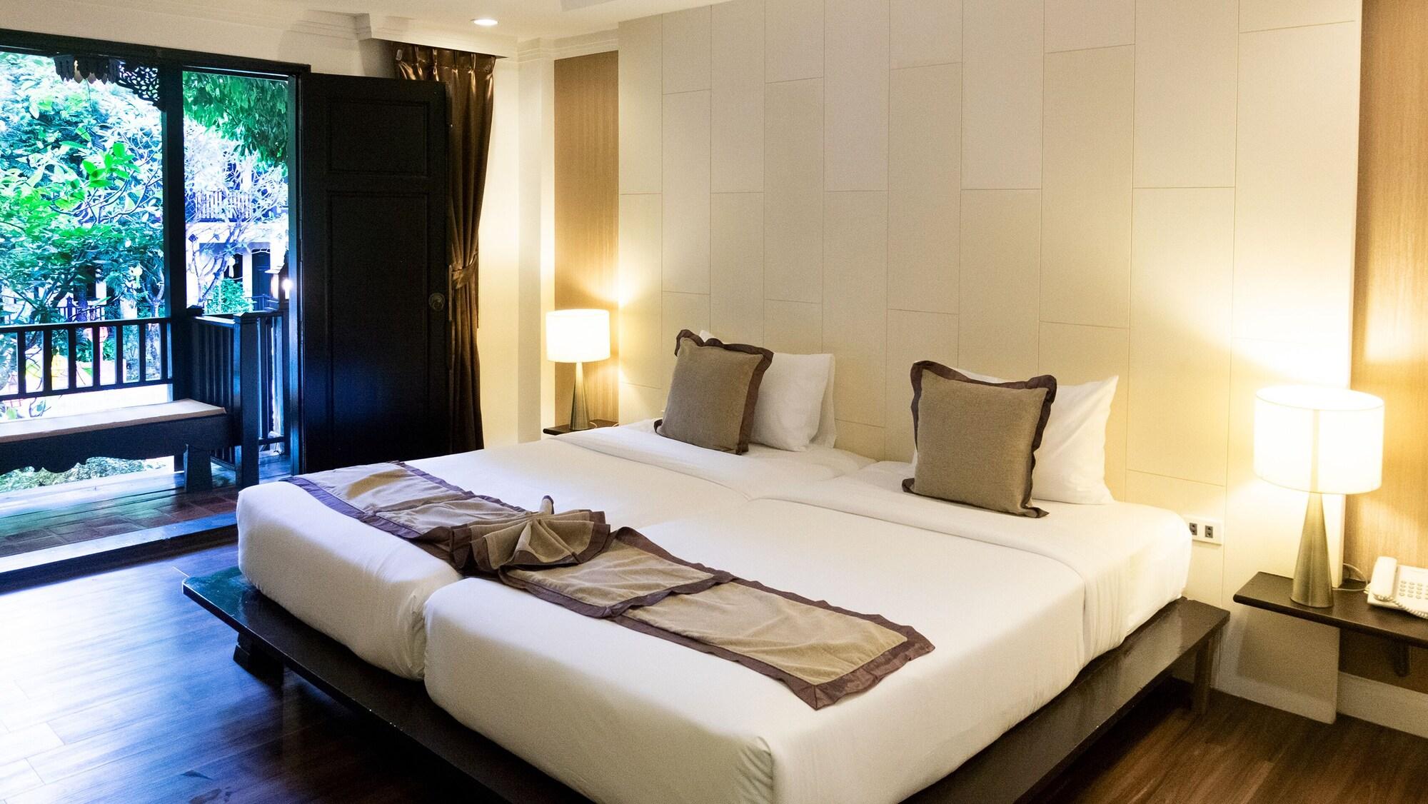 Floral Hotel Ayatana Чиангмай Экстерьер фото