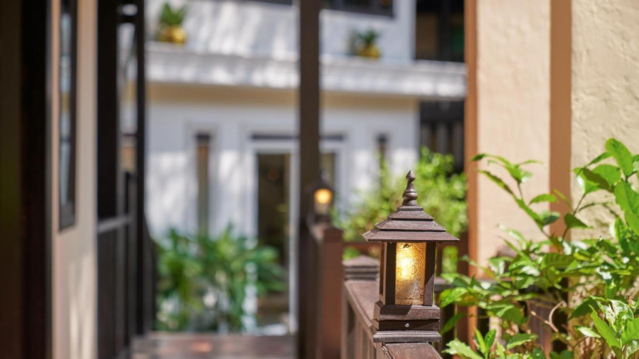 Floral Hotel Ayatana Чиангмай Экстерьер фото