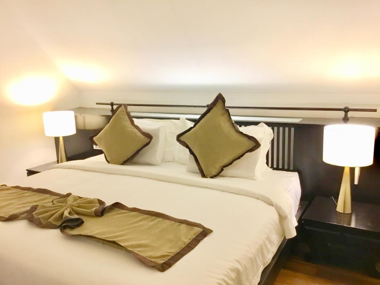 Floral Hotel Ayatana Чиангмай Экстерьер фото