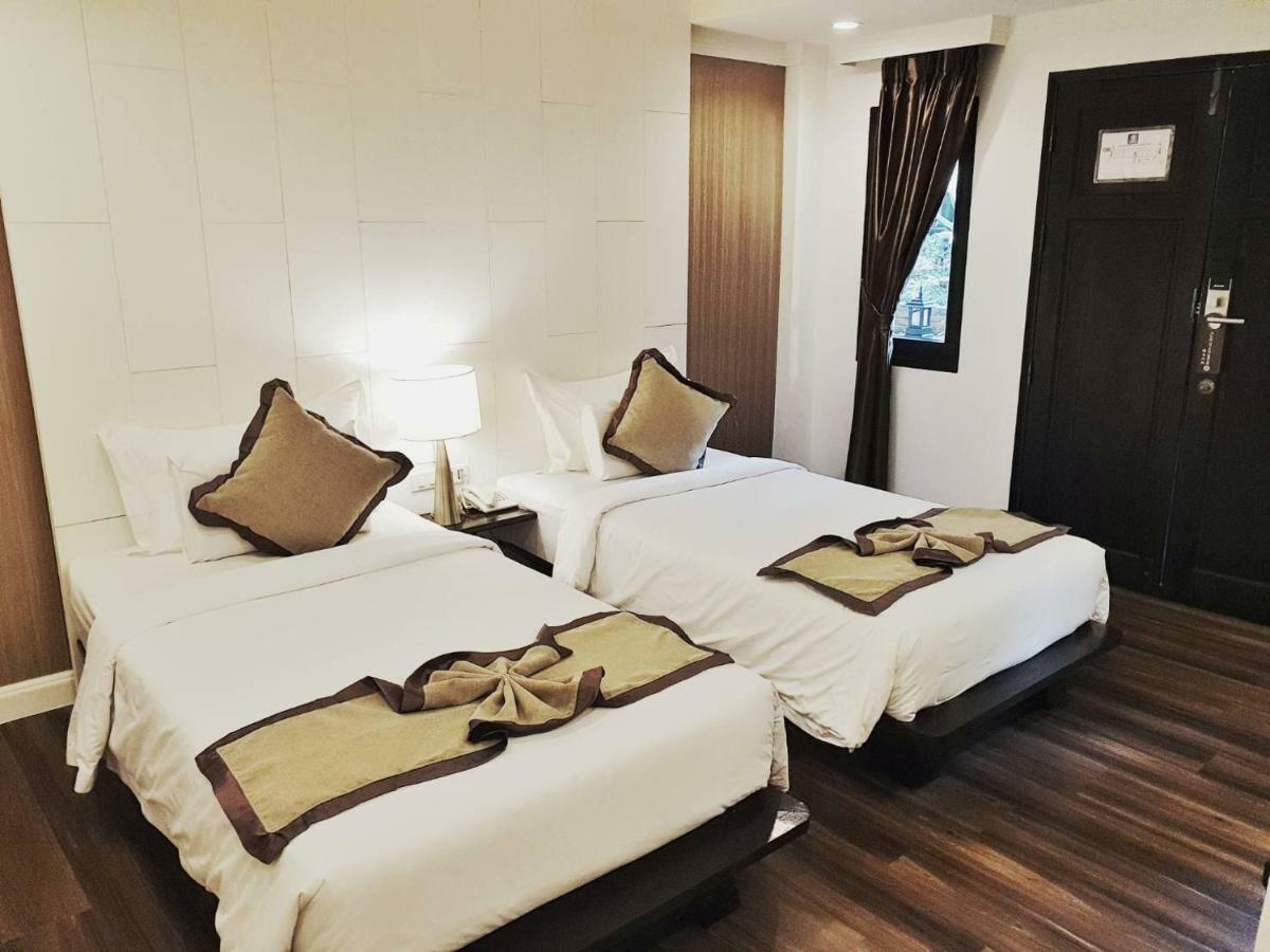 Floral Hotel Ayatana Чиангмай Экстерьер фото